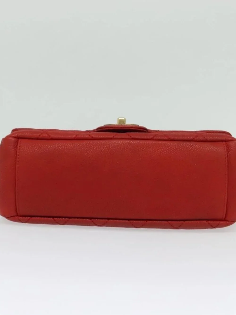 CHANEL brand	chanel color	red